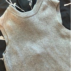 Aritzia Wilfred Gray Knit Vest